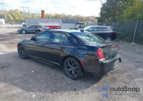 2020 Chrysler 300 300S z USA, uszkodzony, nr VIN 2C3CCABG1LH255491